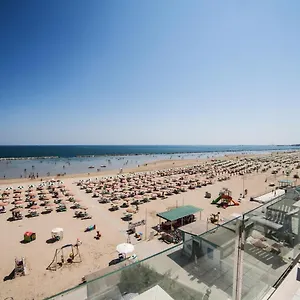 https://riviera-mare-beach-life.riccione-hotels.org